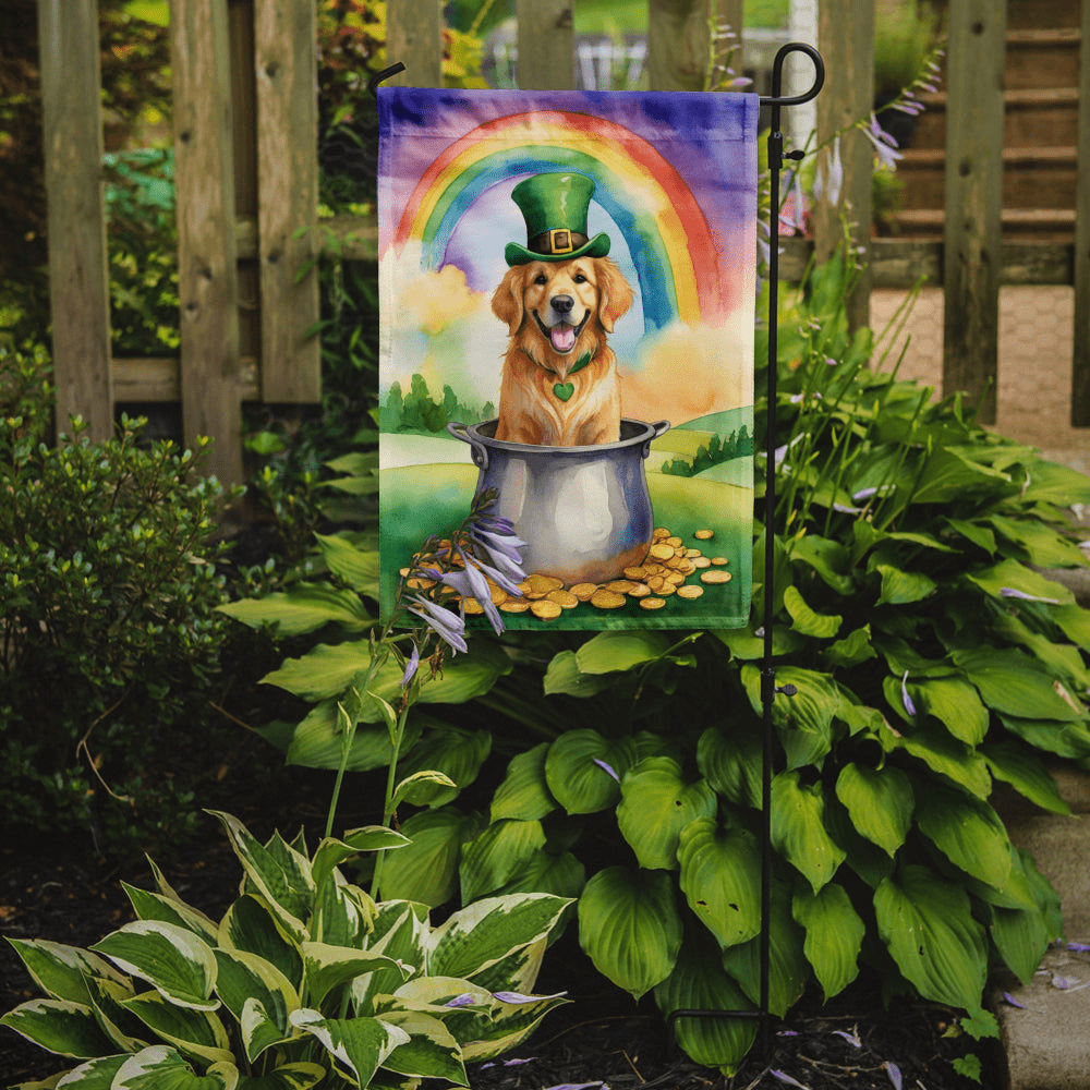 Glamorous Pups : Golden Retriever St Patrick's Day Garden Flag